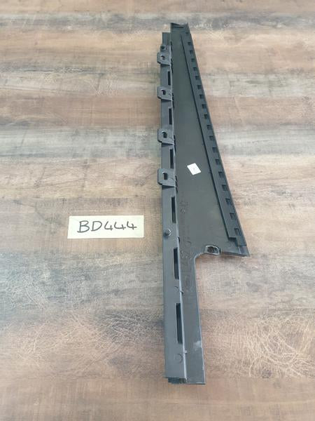 Original Used Land Rover Discovery Left Rear Door Blackout Moulding