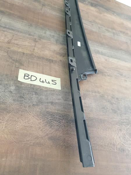 Original Used Land Rover Discovery Right Front Door Blackout Moulding