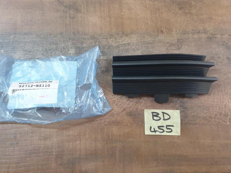 Original New Toyota Avanza Right Front Bumper Moulding