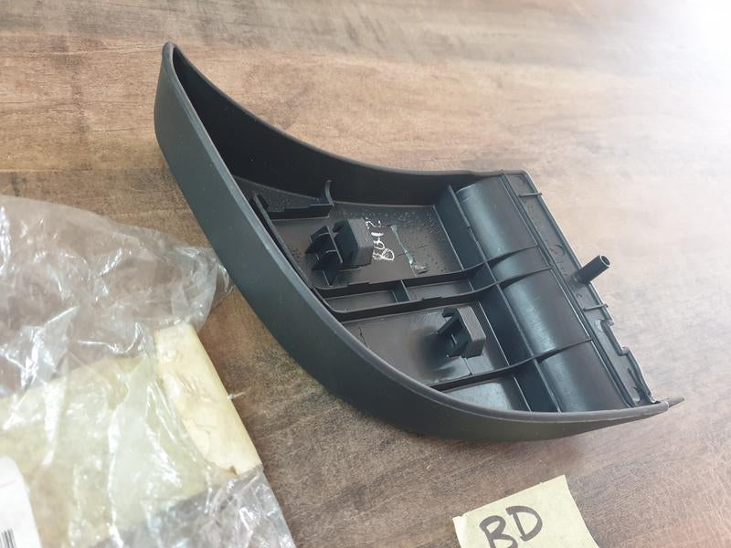 Original New Toyota Hilux Right Rear Bumper Corner Plate