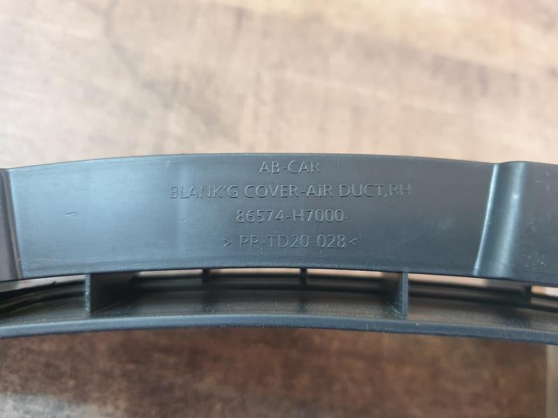 Original New Kia Pegas Right Front Bumper Air Duct Ventilating Grille