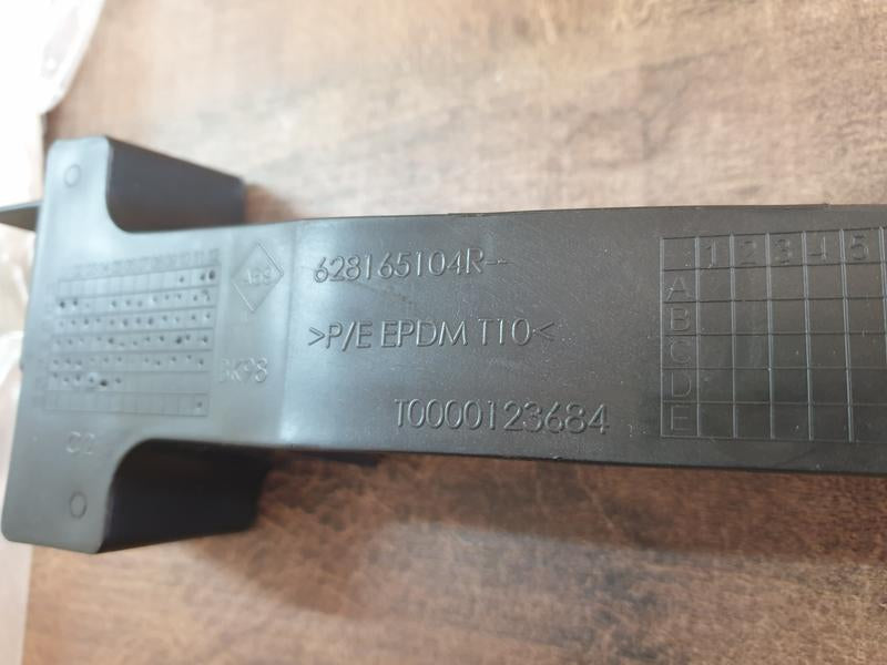 Original New Renault Clio Right Front Bumper Bracket