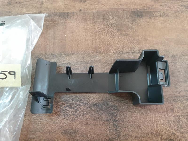 Original New Renault Clio Right Front Bumper Bracket