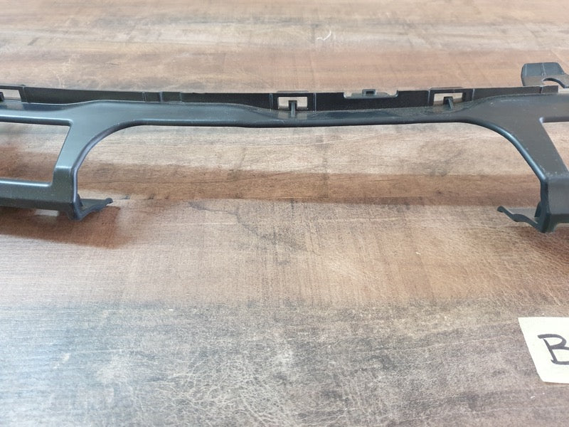 Original New Mercedes-Benz GLC C254 X254 Front Bumper Centre Mount Bracket