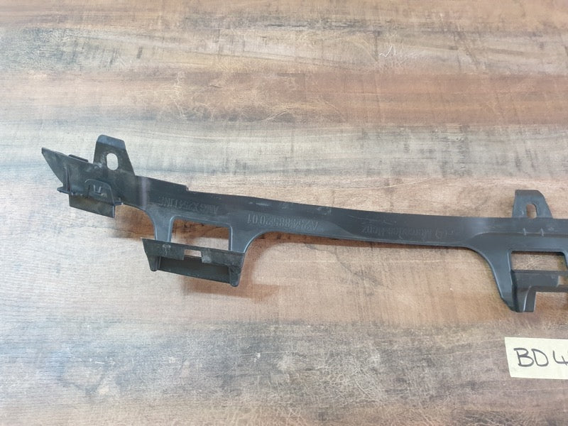 Original New Mercedes-Benz GLC C254 X254 Front Bumper Centre Mount Bracket