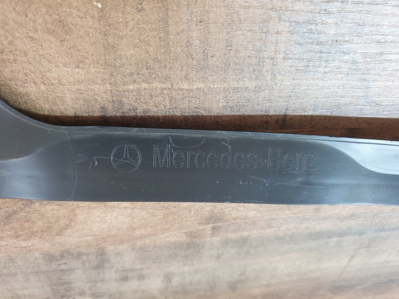 Original New Mercedes-Benz GLC C254 X254 Front Bumper Centre Mount Bracket