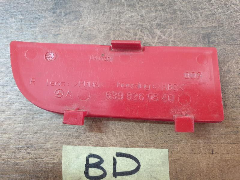 Original Used Mercedes-Benz V-Class Vito W639 Right Rear Bumper Reflector