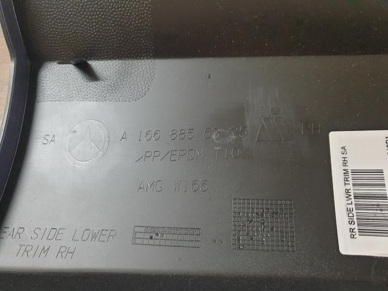 Original New Mercedes-Benz ML 63 AMG Right Rear Lower Bumper Trim Moulding