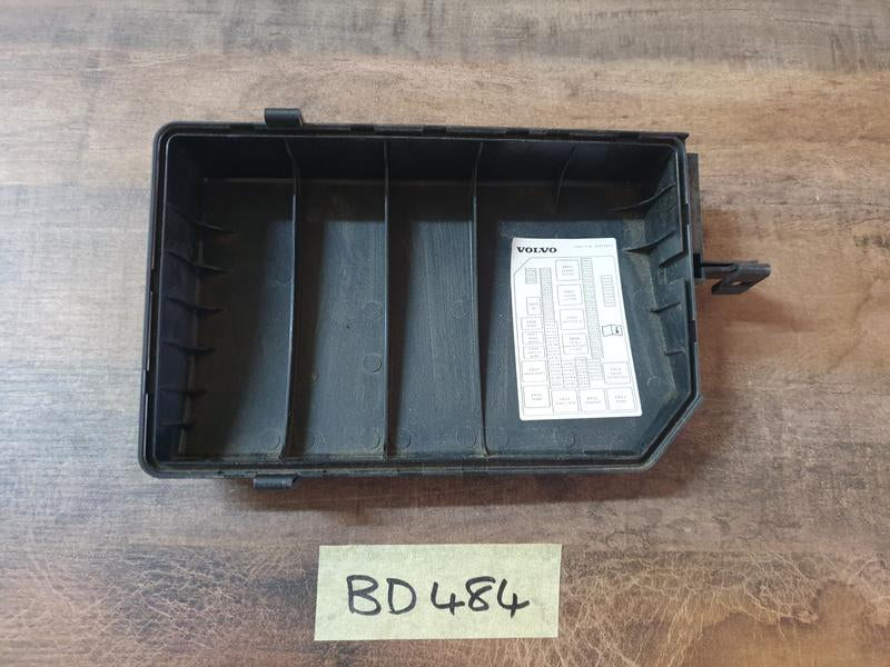Original Used Volvo XC40 Relay Block Fuse Box Upper Cover