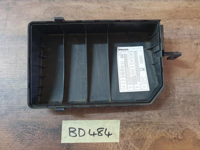 Original Used Volvo XC40 Relay Block Fuse Box Upper Cover