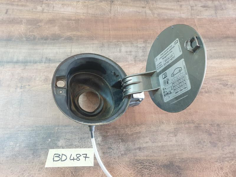 Original Used Volkswagen Polo Fuel Tank Filler Door Cap