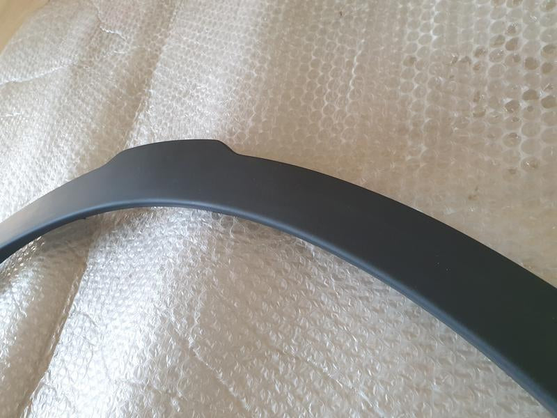 Original New Land Rover Range Rover Evoque Right Front Wheel Arch Moulding