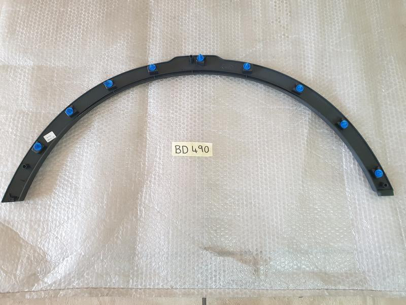 Original New Land Rover Range Rover Evoque Right Front Wheel Arch Moulding