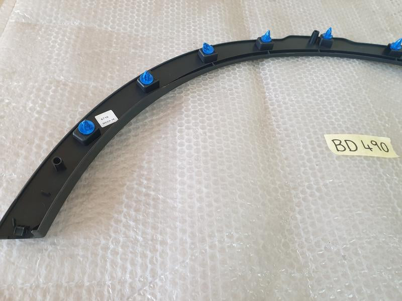 Original New Land Rover Range Rover Evoque Right Front Wheel Arch Moulding
