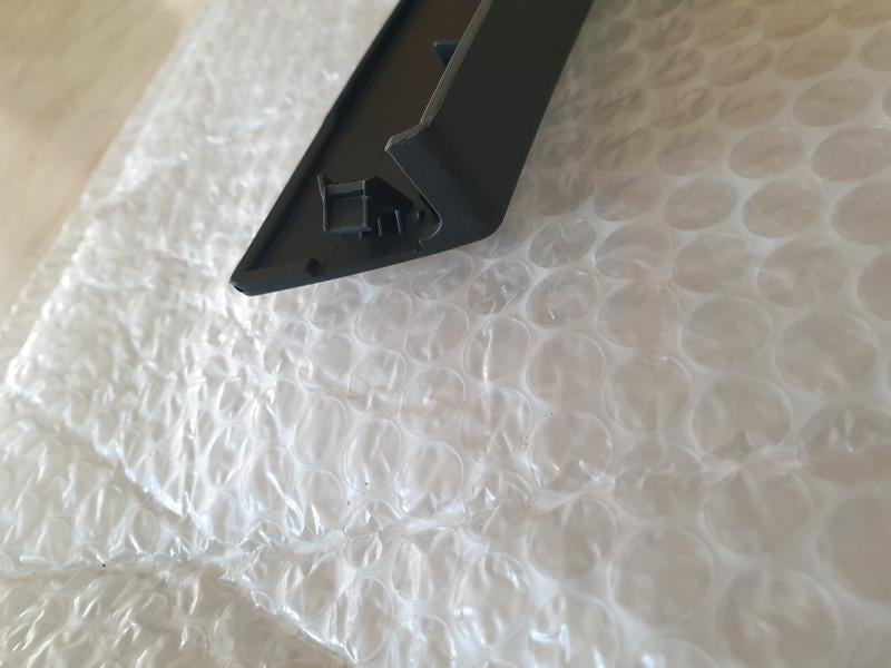 Original New Land Rover Range Rover Evoque Right Front Wheel Arch Moulding