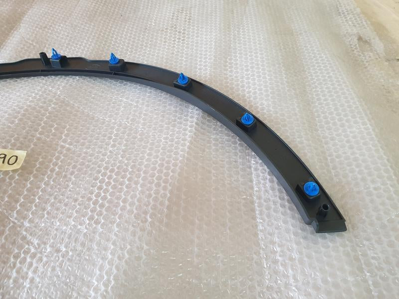Original New Land Rover Range Rover Evoque Right Front Wheel Arch Moulding