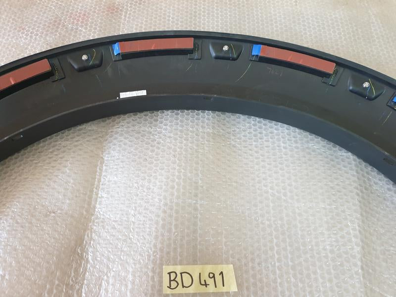 Original New Nissan Navara Right Rear Wheel Arch Moulding