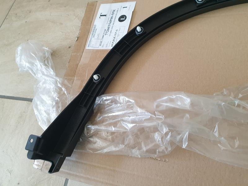 Original New Suzuki Vitara Left Rear Wheel Arch Moulding