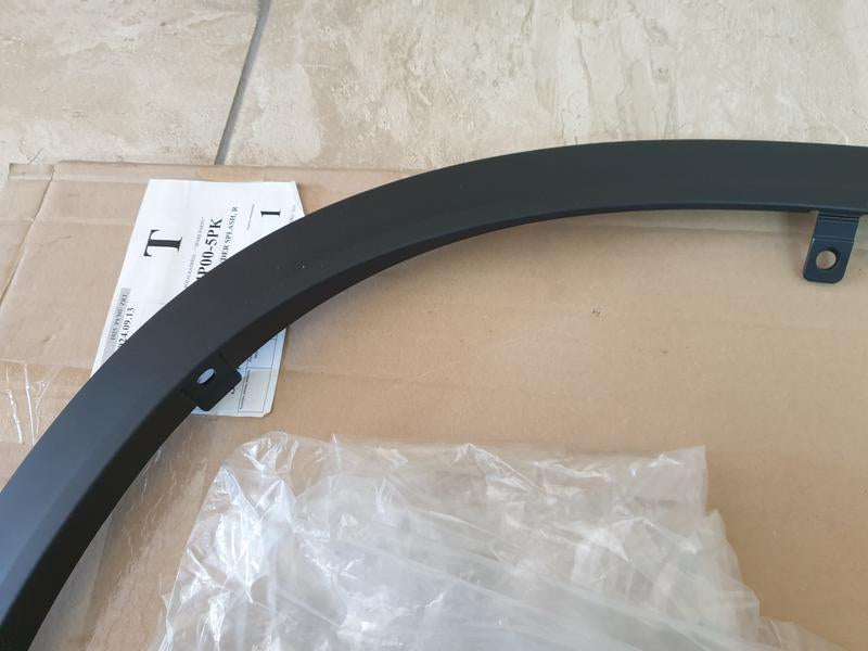 Original New Suzuki Vitara Right Front Wheel Arch Moulding