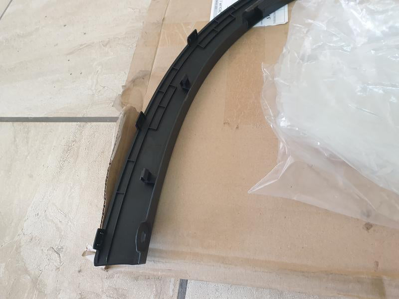Original New Suzuki Vitara Right Front Wheel Arch Moulding