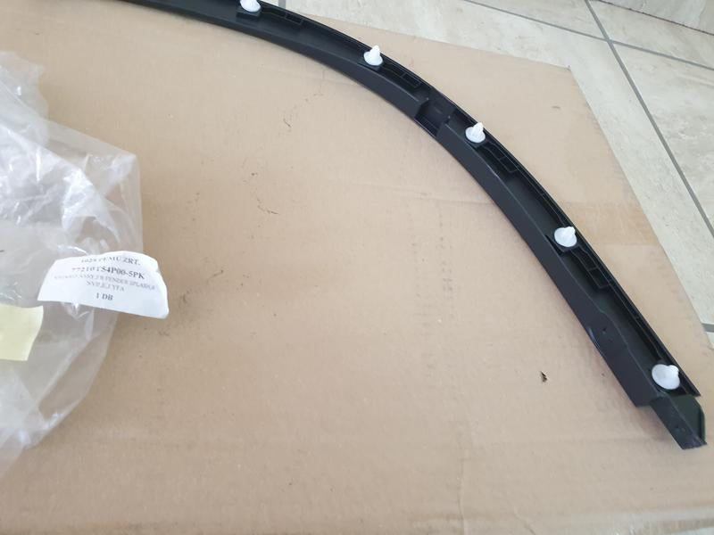 Original New Suzuki Vitara Right Front Wheel Arch Moulding