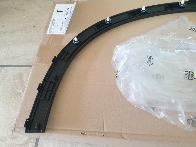 Original New Suzuki Vitara Right Rear Wheel Arch Moulding