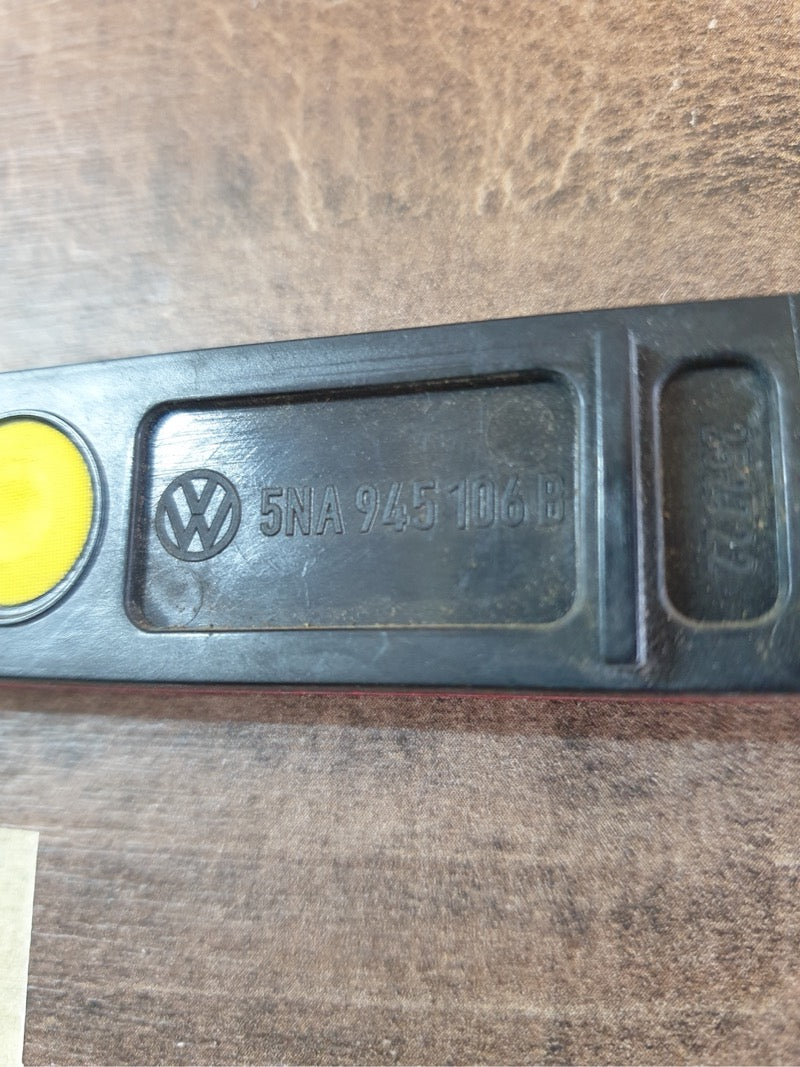 Original Used Volkswagen Tiguan Right Rear Bumper Reflector