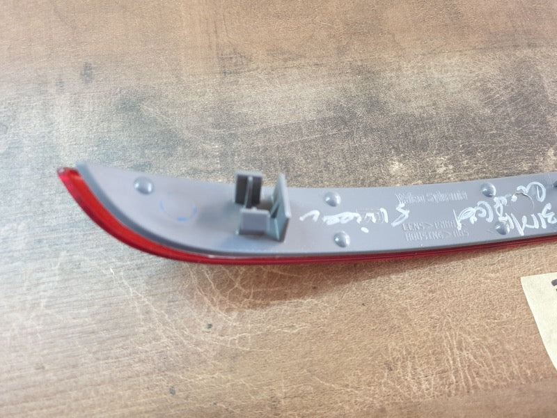 Original Used Mercedes-Benz GLE ML W166 Right Rear Bumper Reflector