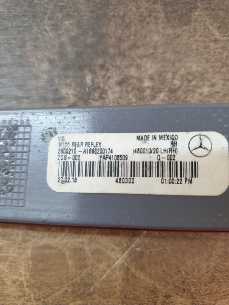Original Used Mercedes-Benz GLE ML W166 Right Rear Bumper Reflector