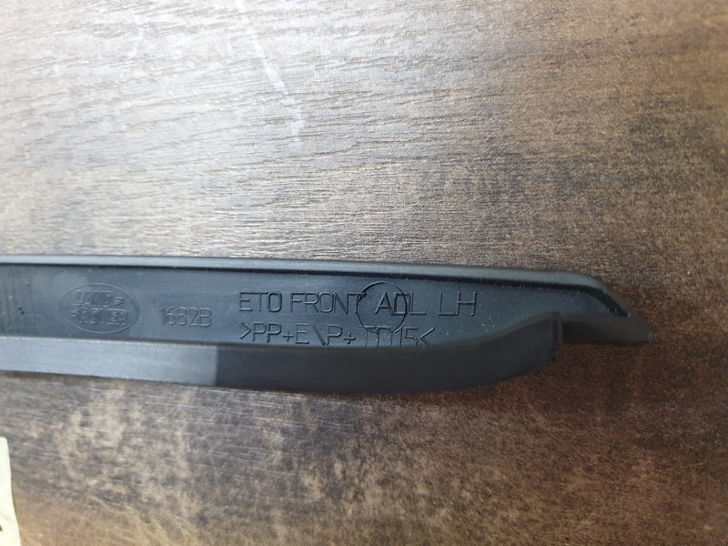 Original New Land Rover Range Rover 2015 Left Front Bumper Moulding