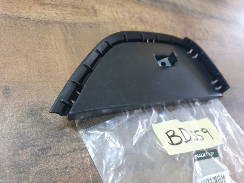 Original New Renault Kwid 2023 Right Front Bumper Moulding