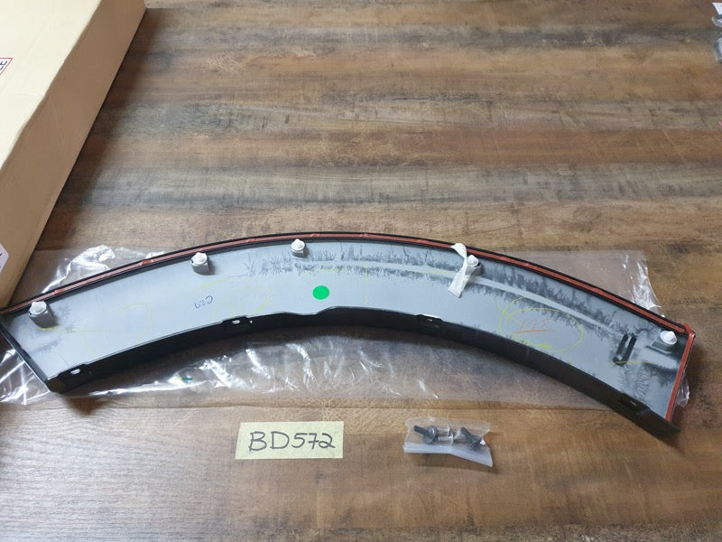 Original New Mitsubishi Pajero Sport 2016 Left Rear Wheel Arch Moulding