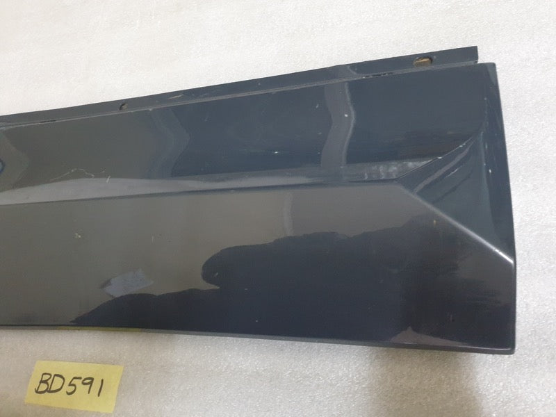 Original Used Volkswagen Tiguan Right Rear Door Lower Moulding