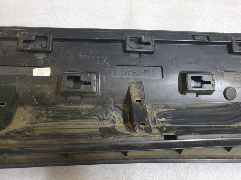 Original Used Volkswagen Tiguan Right Rear Door Lower Moulding