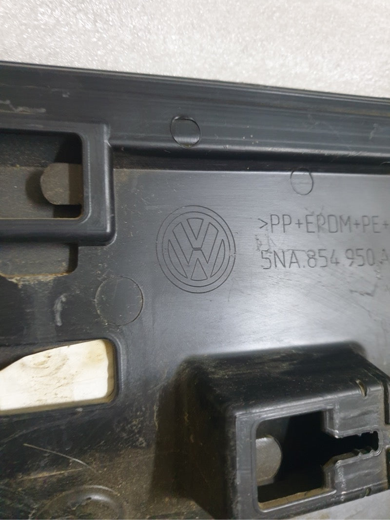 Original Used Volkswagen Tiguan Right Rear Door Lower Moulding
