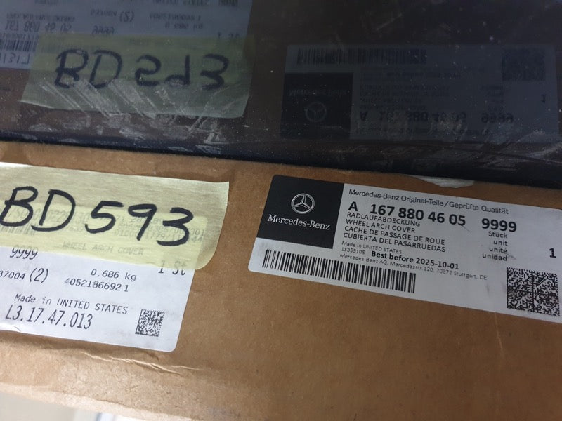 Original New Mercedes-Benz GLS X167 2019 Left Rear Wheel Arch Moulding
