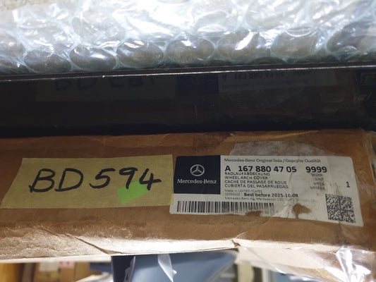 Original New Mercedes-Benz GLS X167 2019 Right Rear Wheel Arch Moulding
