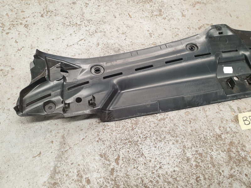 Original Used BMW 3 Series G20 G21 Front Centre Upper Engine Compartment Cover