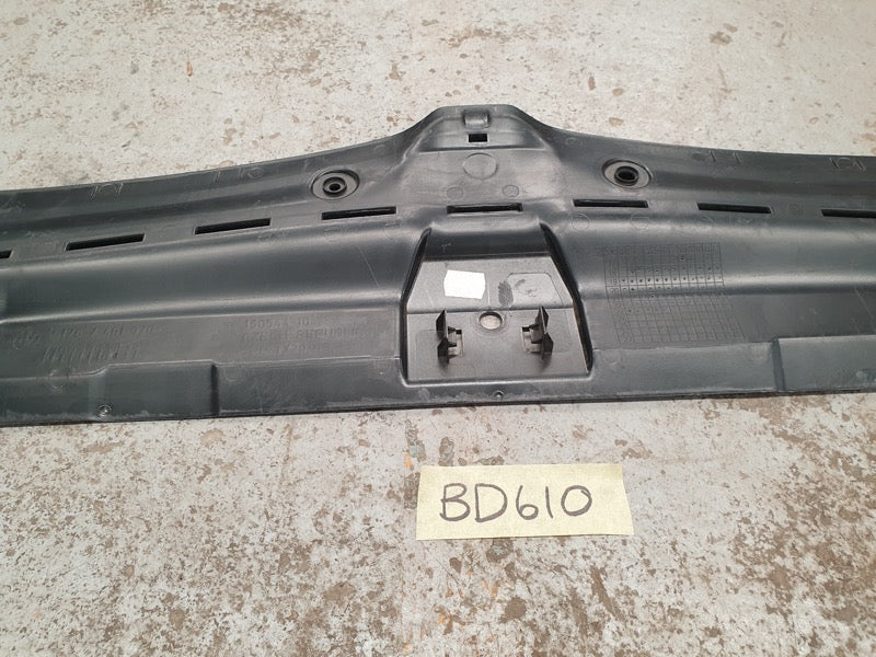Original Used BMW 3 Series G20 G21 Front Centre Upper Engine Compartment Cover