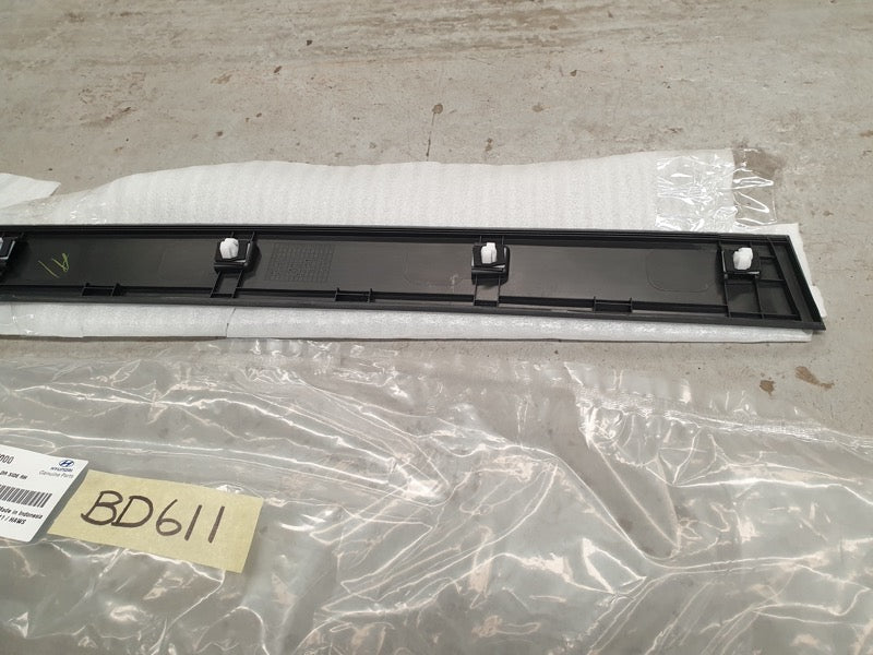 Original New Hyundai Creta 2023 Right Front Door Lower Moulding