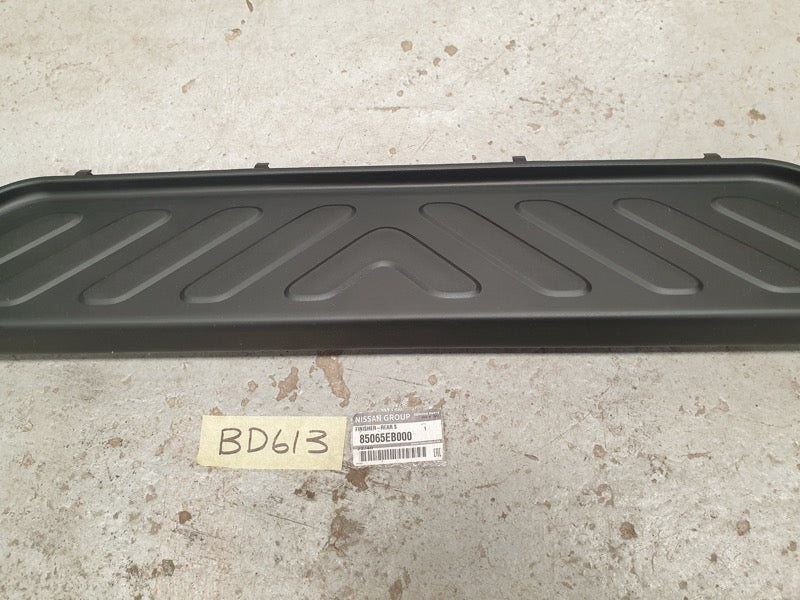 Original New Nissan Navara 2013 Rear Bumper Finisher Step Plate