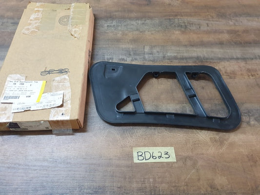 Original New Mercedes-Benz GL X166 Left Bonnet Grille Frame