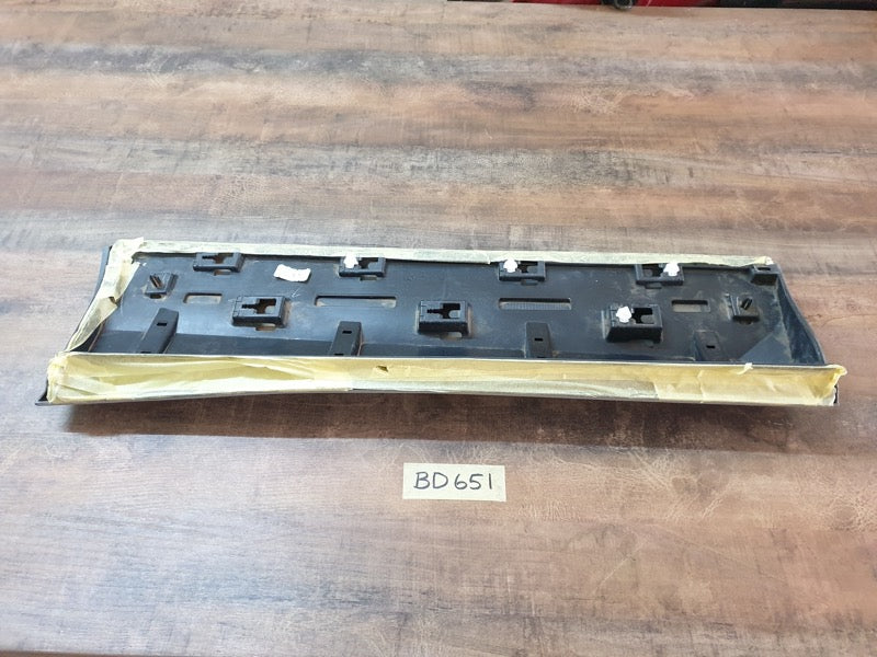Original Used Volkswagen Tiguan Left Rear Door Lower Moulding Without Chrome