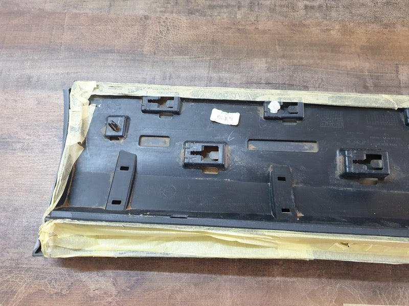 Original Used Volkswagen Tiguan Left Rear Door Lower Moulding Without Chrome