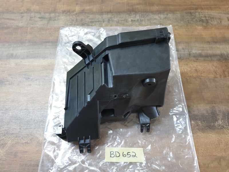 Original New Nissan X-Trail Lower Fuse Relay Box Cover