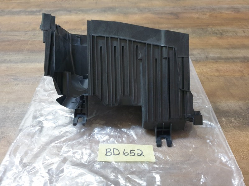 Original New Nissan X-Trail Lower Fuse Relay Box Cover