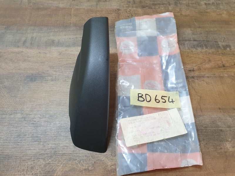 Original New Mahindra Scorpio Right Front Roof Rack Cap
