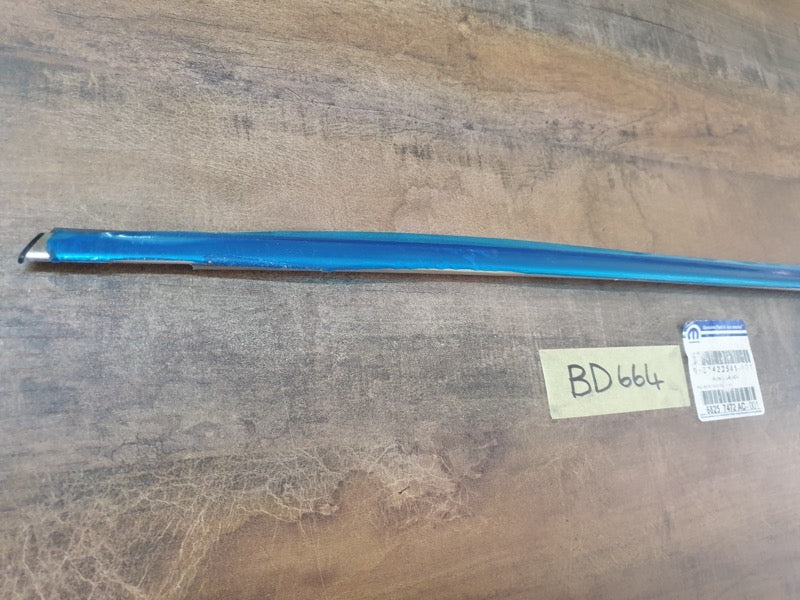 Original New Jeep Grand Cherokee Right Rear Door Upper Chrome Moulding
