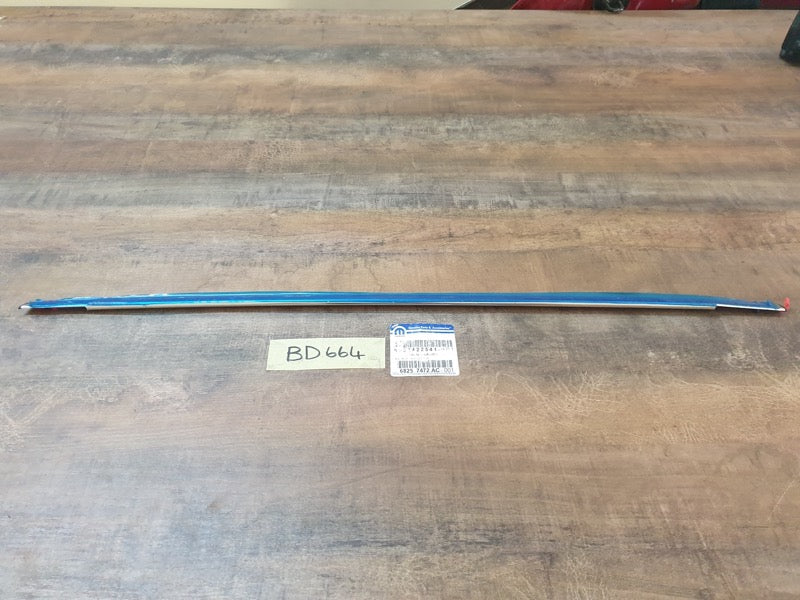 Original New Jeep Grand Cherokee Right Rear Door Upper Chrome Moulding