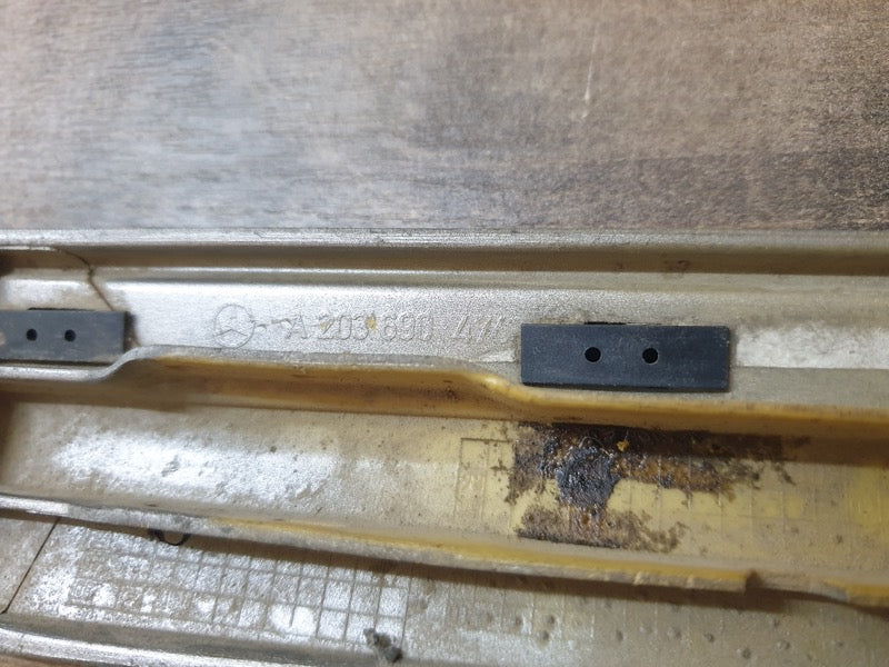 Original Used Mercedes-Benz C-Class W203 Left Front Fender Trim Moulding